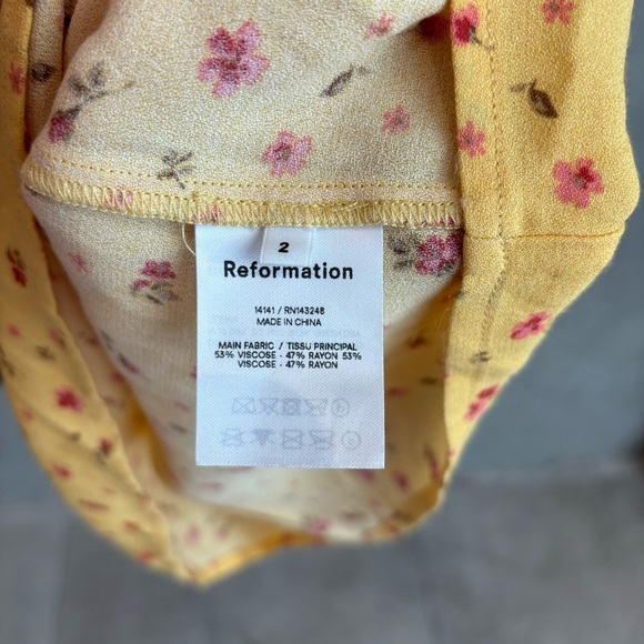 Reformation Puglia Floral-print Crepe
Mini Dress In Yellow, Size 2 - Picture 6 of 9